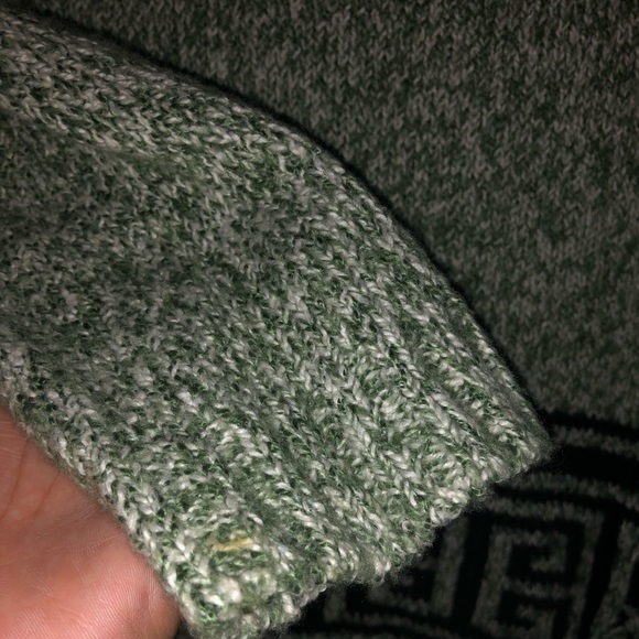 Kenzie Turtleneck oversized sweater with fringe - Picture 5 of 8